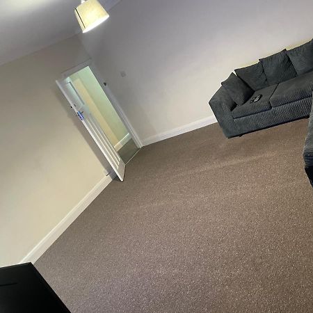 Welcome To Your New Home. Redbridge Esterno foto