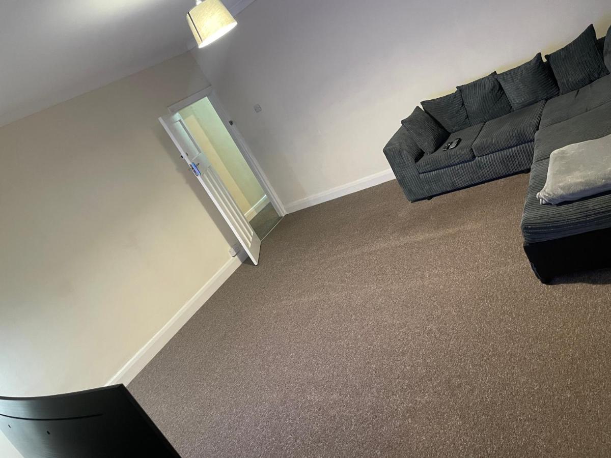 Welcome To Your New Home. Redbridge Esterno foto