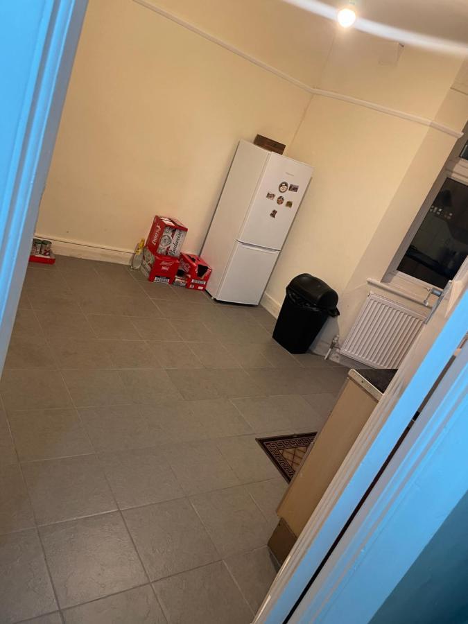 Welcome To Your New Home. Redbridge Esterno foto